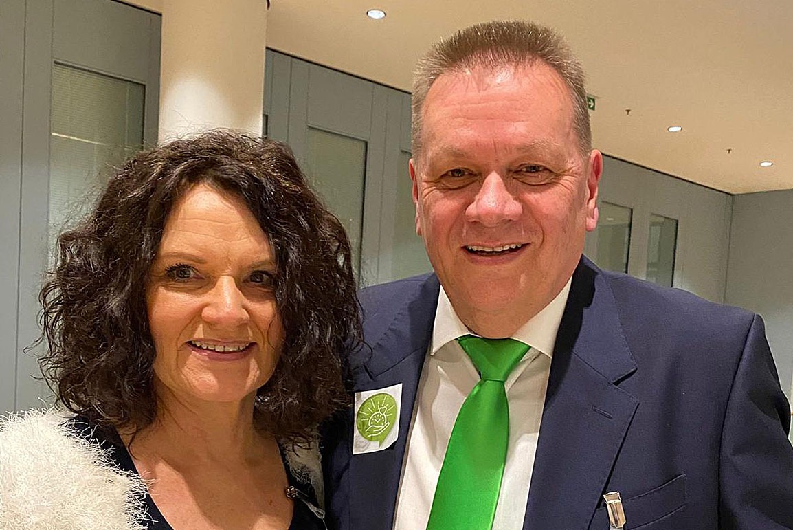 Bärbel und Jörg Konstandin bei der Preisverleihung des Deutschen Pflegeinnovationspreises 2025